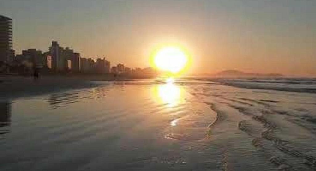 Hospedagem Primeira Quadra Da Praia Praia Grande  Extérieur photo